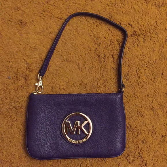 Michael Kors wristlet - Picture 1 of 4